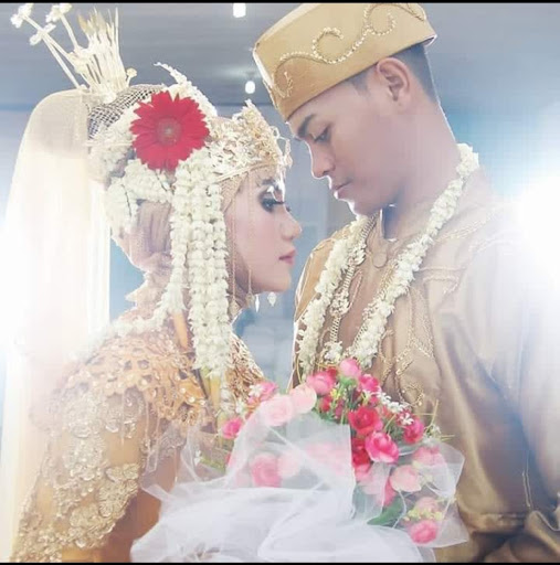 Rika Ayu Wedding Makeup & Decor di Gelaro